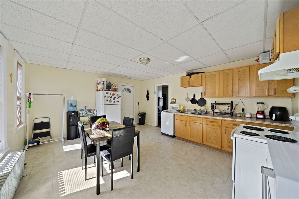 45 May Street Worcester, MA 01610 - Photo 11 of 31