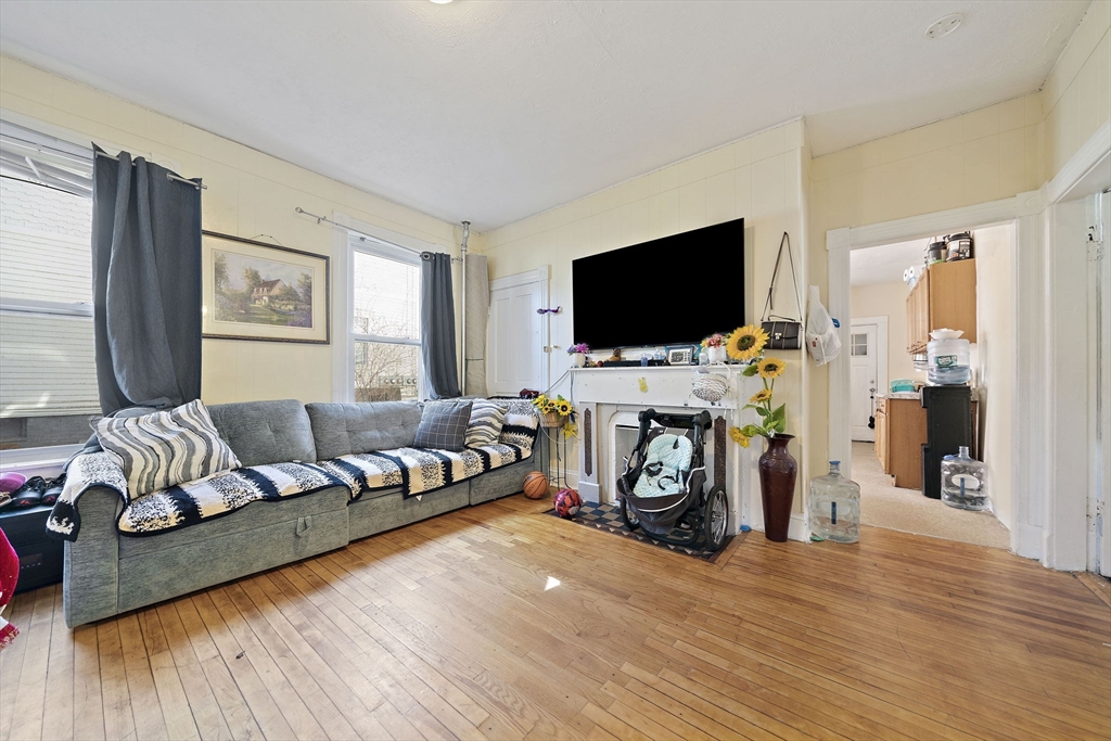 45 May Street Worcester, MA 01610 - Photo 8 of 31