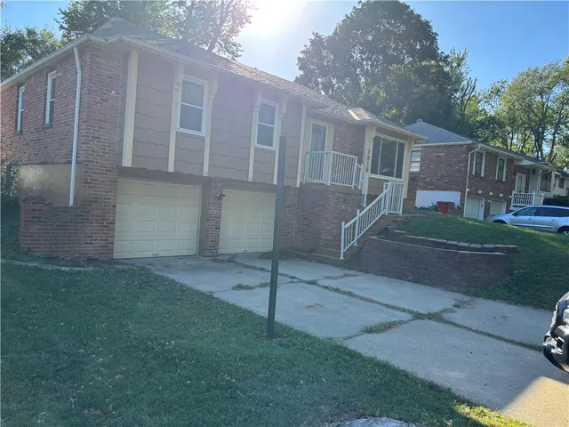 $244,900 | 2916 Northwest Chelsea Place, Blue Springs, MO 64015