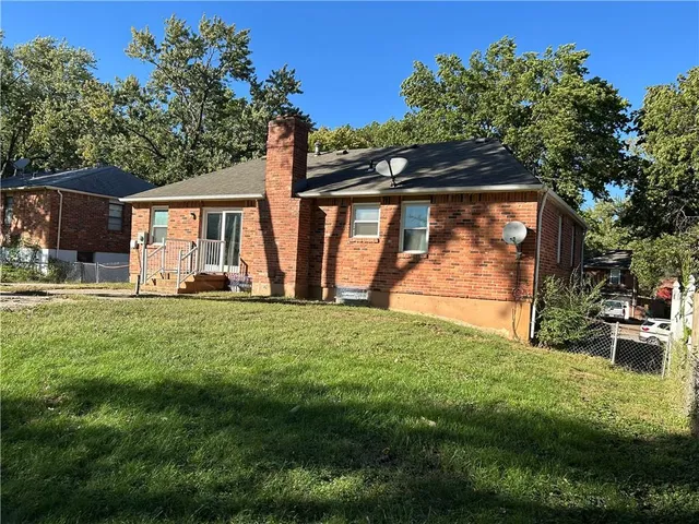 $244,900 | 2916 Northwest Chelsea Place, Blue Springs, MO 64015