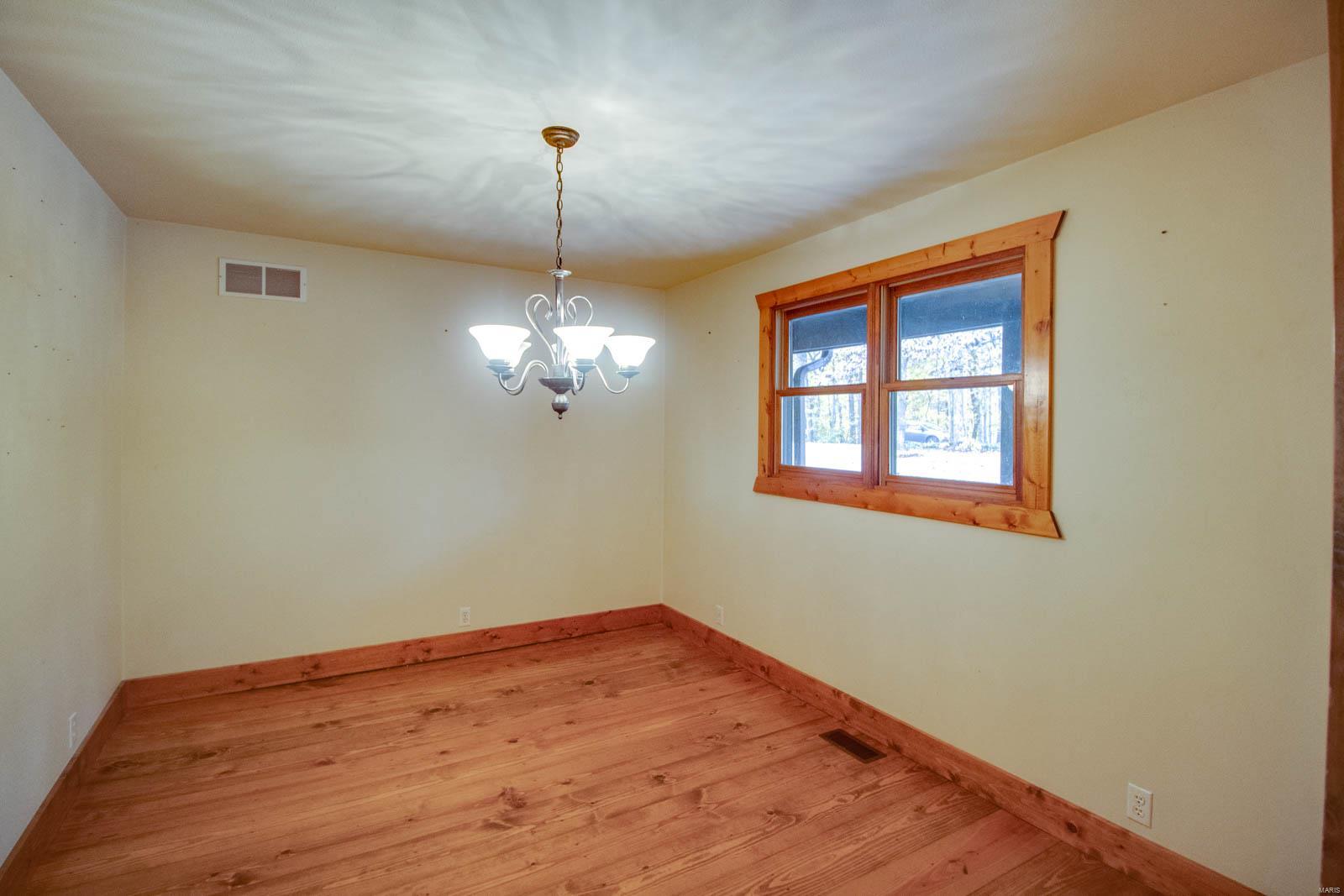 5511 Loop Road Dorsey, IL 62021 - Photo 10 of 65