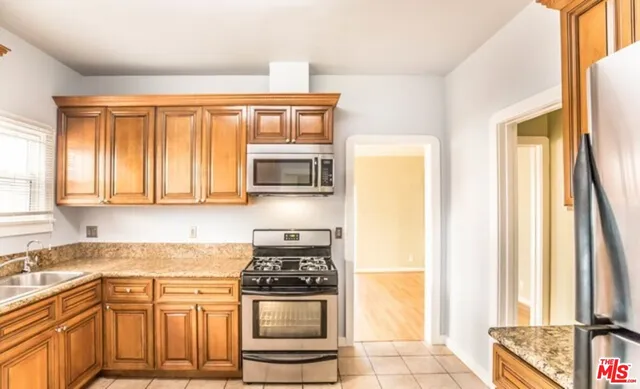 $2,150,000 | 325 North Stanley Avenue, Los Angeles, CA 90036