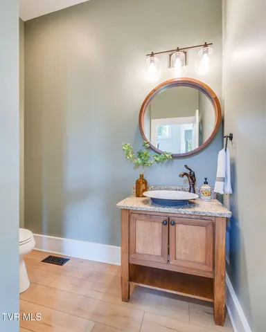 $750,000 | 2338 Edinburgh Channel Road, Kingsport, TN 37664