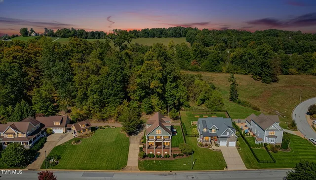 $750,000 | 2338 Edinburgh Channel Road, Kingsport, TN 37664