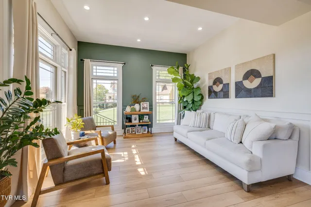 $750,000 | 2338 Edinburgh Channel Road, Kingsport, TN 37664