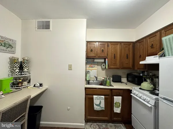 $1,650 | 923 Washington Street, Unit 304, Cape May, NJ 08204