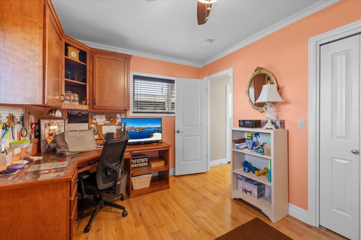 440 Bush Street Central Point, OR 97502 - Photo 7 of 40 a view of a room with workspace and a window
