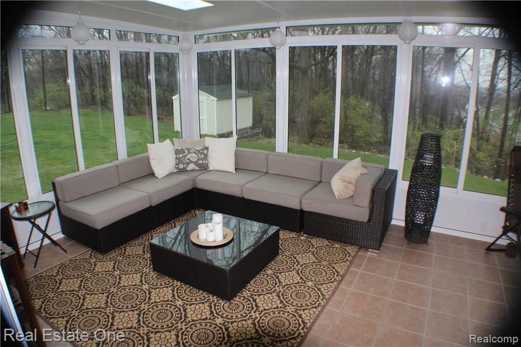 511 Whitney Drive Rochester Hills, MI 48307 - Photo 22 of 25