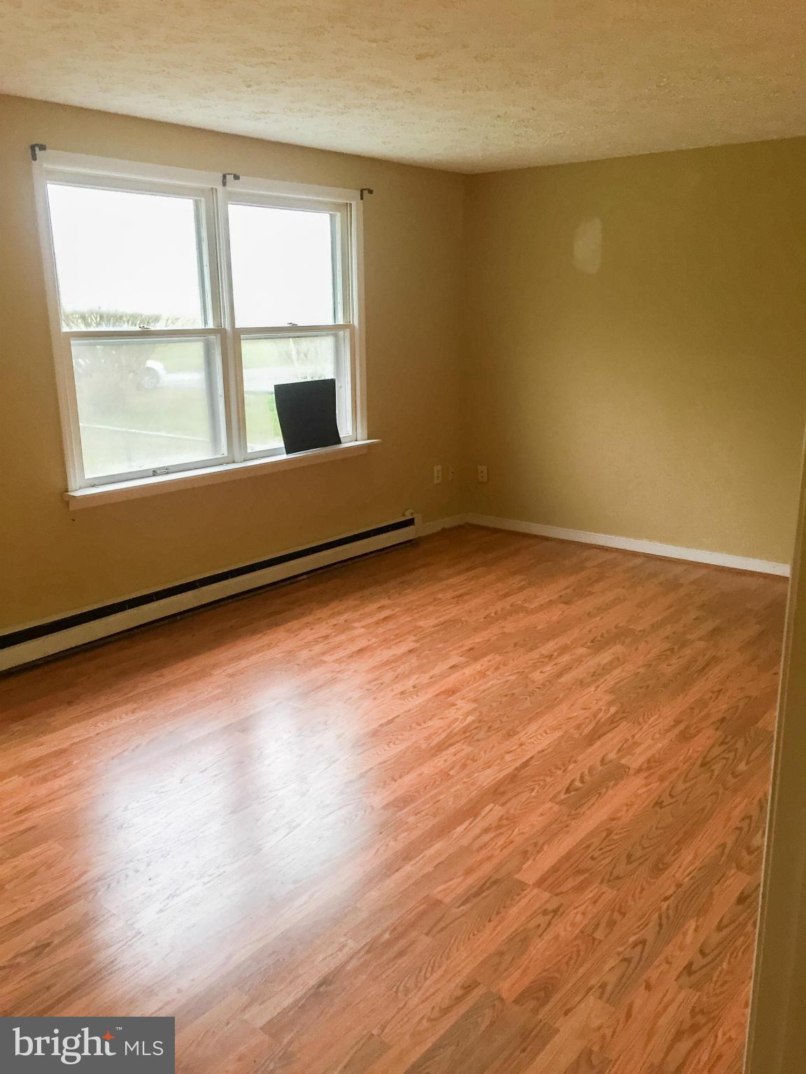 129 Rolando Drive Colonial Beach, VA 22443 - Photo 5 of 15 Living Room