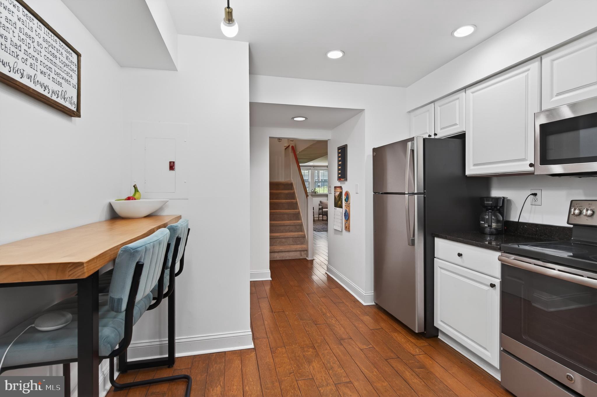 104 Woodside Road, Unit A102 Haverford, PA 19041 - Photo 16 of 46 Eat-in Kitchen - Can accommodate a table