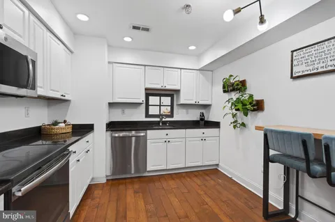 $399,900 | 104 Woodside Road, Unit A102, Haverford, PA 19041