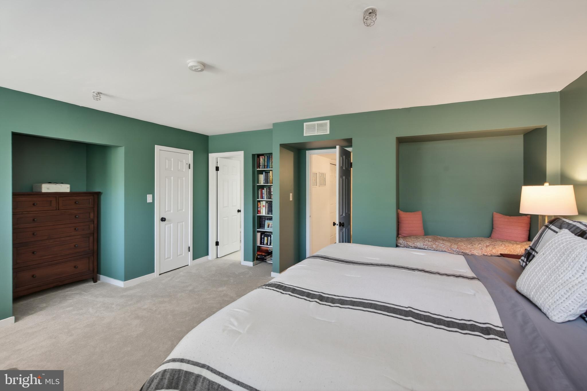 104 Woodside Road, Unit A102 Haverford, PA 19041 - Photo 23 of 46 Primary En-Suite