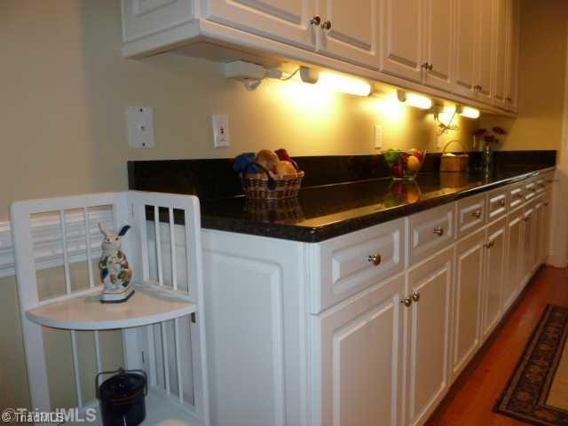 2213 Brigham Road Greensboro, NC 27409 - Photo 10 of 16 Kitchen.