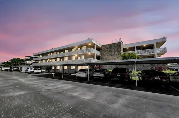 $148,000 | 4915 Bay Street Northeast, Unit 327, St. Petersburg, FL 33703