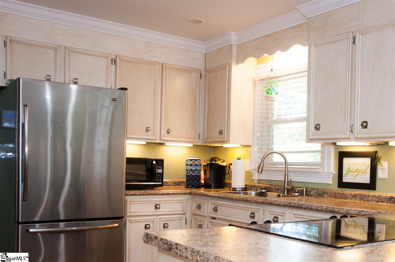 102 Rockmont Road Easley, SC 29640 - Photo 6 of 27