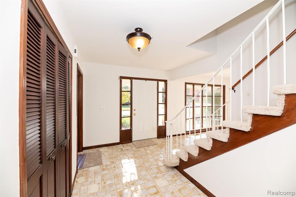 645 Lockmoore Court Rochester Hills, MI 48307 - Photo 25 of 56