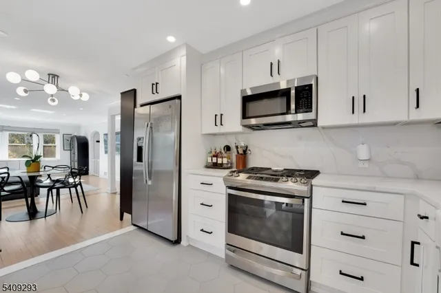 $790,000 | 180 Highfield Lane, Nutley, NJ 07110