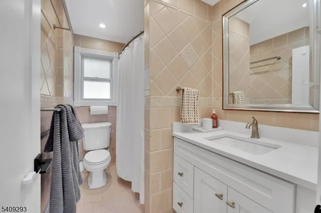 $790,000 | 180 Highfield Lane, Nutley, NJ 07110