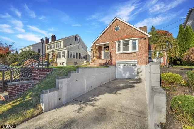 $790,000 | 180 Highfield Lane, Nutley, NJ 07110