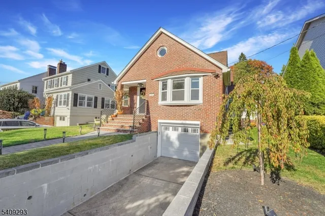 $790,000 | 180 Highfield Lane, Nutley, NJ 07110