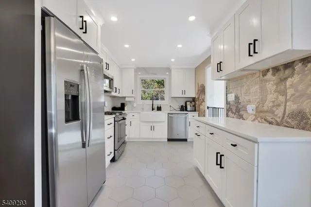 $790,000 | 180 Highfield Lane, Nutley, NJ 07110