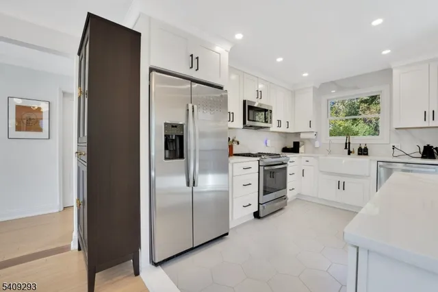 $790,000 | 180 Highfield Lane, Nutley, NJ 07110