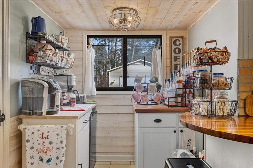 5329 Memorial Lane Southwest Powder Springs, GA 30127 - Photo 11 of 25