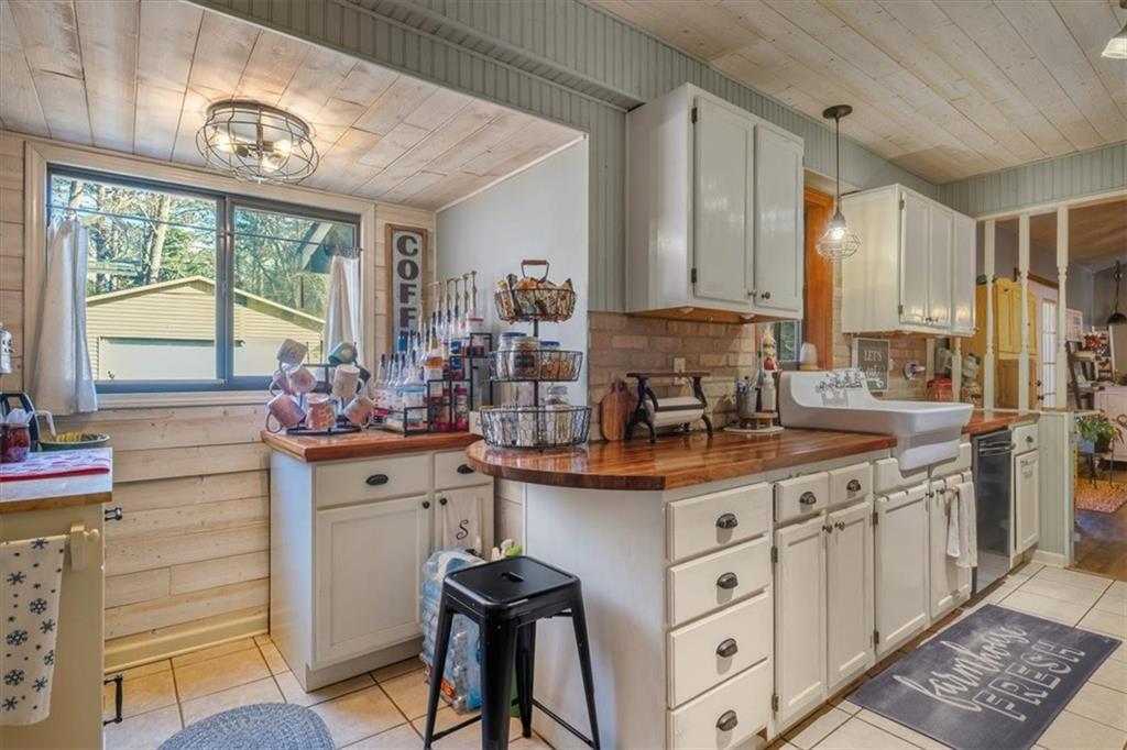 5329 Memorial Lane Southwest Powder Springs, GA 30127 - Photo 13 of 25