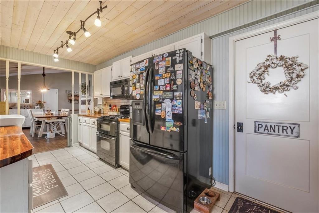 5329 Memorial Lane Southwest Powder Springs, GA 30127 - Photo 14 of 25