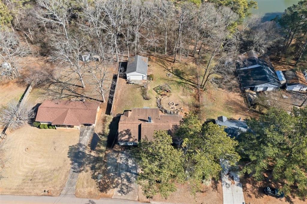 5329 Memorial Lane Southwest Powder Springs, GA 30127 - Photo 2 of 25