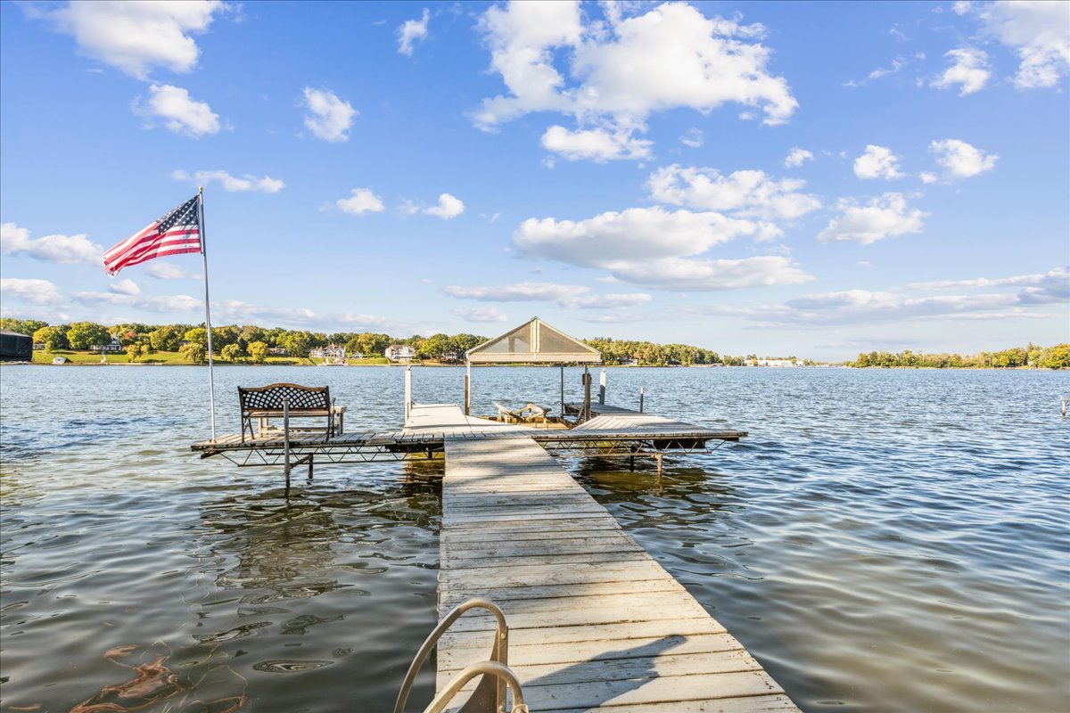 712 Regner Road McHenry, IL 60051 - Photo 4 of 25