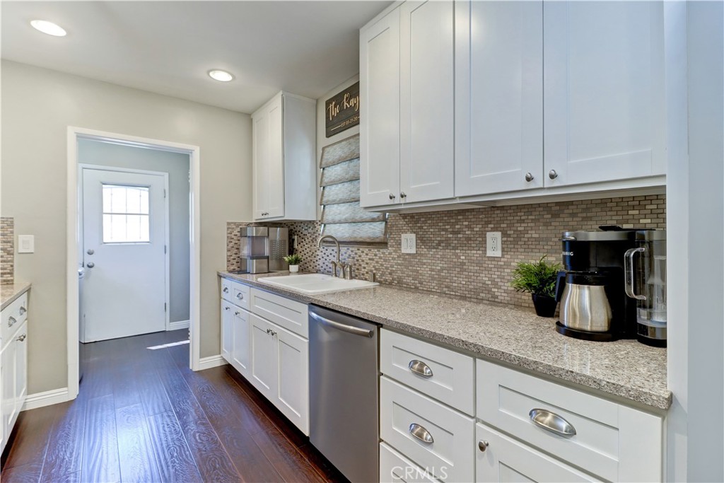 6032 Freckles Road Lakewood, CA 90713 - Photo 4 of 34 Gallery Image 4