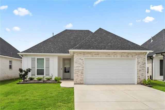 $2,850 | 3017 Red Admiral Drive, Covington, LA 70433