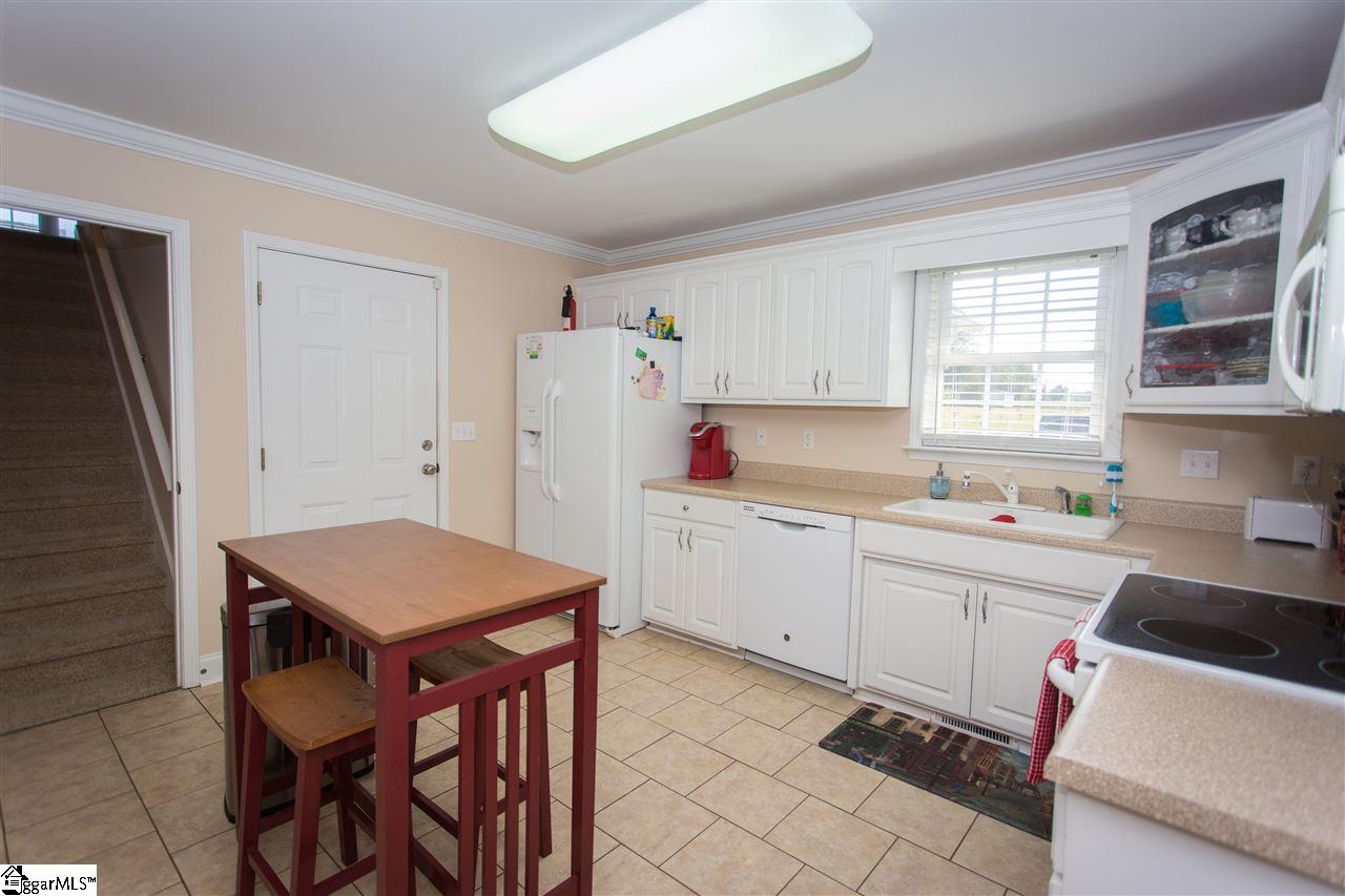 316 Summerwood Lane Boiling Springs, SC 29316 - Photo 4 of 24