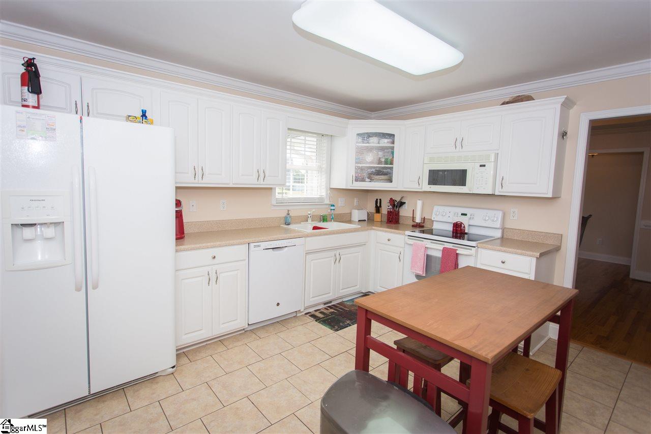 316 Summerwood Lane Boiling Springs, SC 29316 - Photo 5 of 24