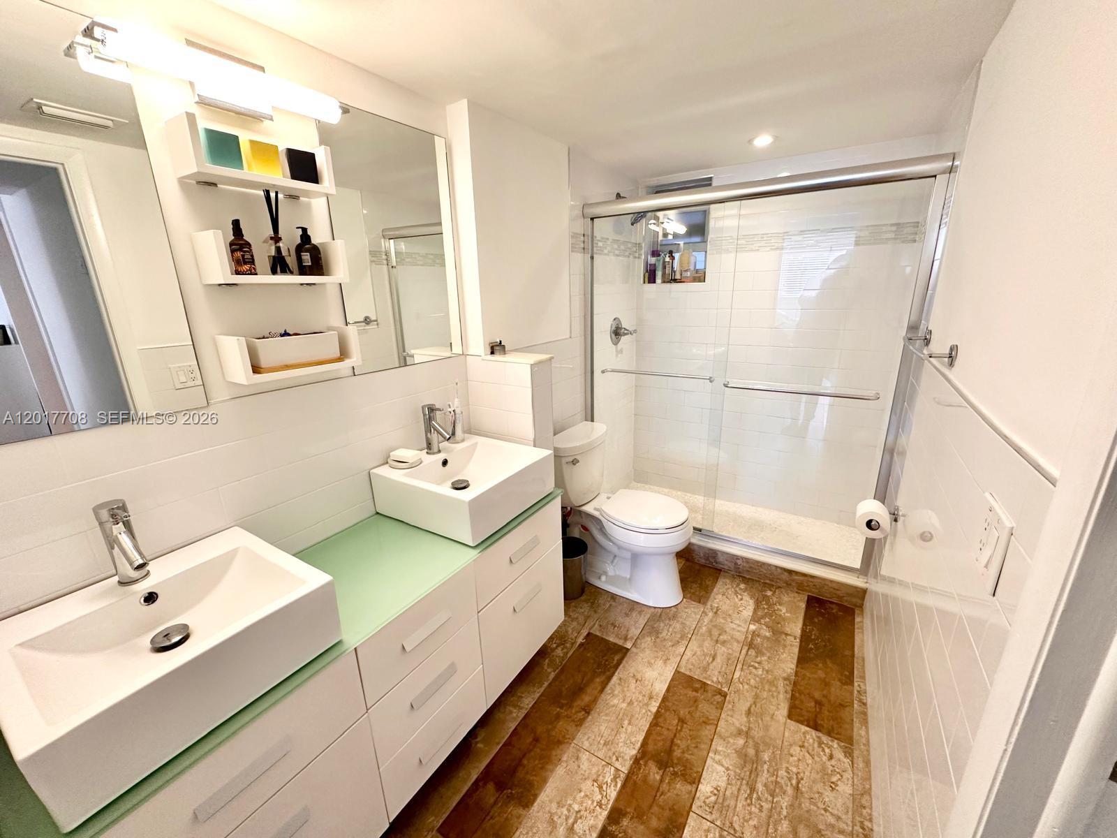 1674 Bay Road, Unit 302 Miami Beach, FL 33139 - Photo 12 of 15