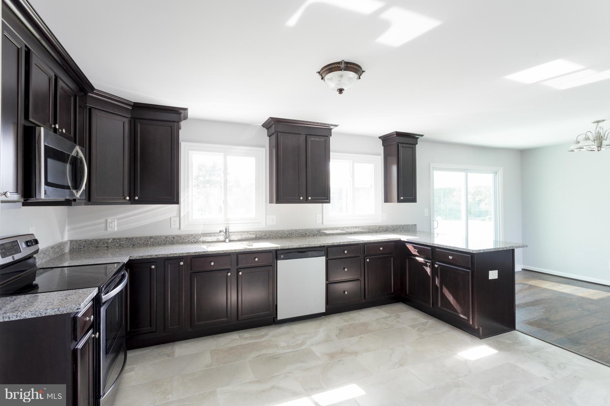 111 Dominoe Road Annapolis, MD 21401 - Photo 5 of 27 Kitchen