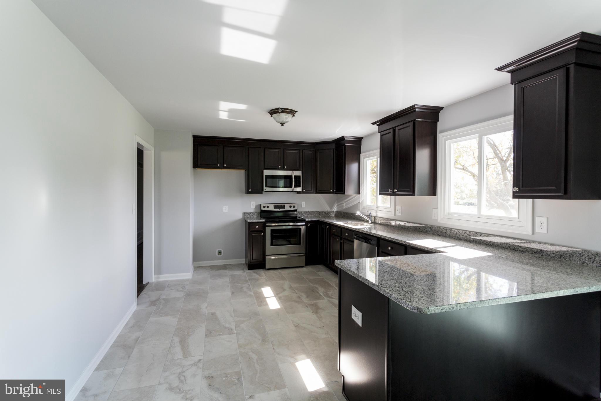 111 Dominoe Road Annapolis, MD 21401 - Photo 6 of 27 Kitchen