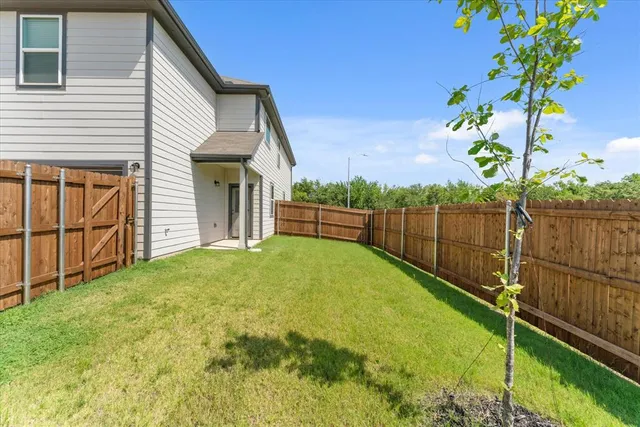 $2,300 | 5672 Shore Point Trail, Fort Worth, TX 76119