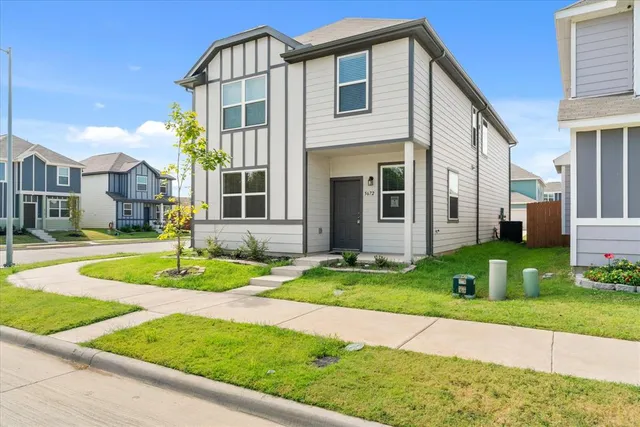 $2,300 | 5672 Shore Point Trail, Fort Worth, TX 76119