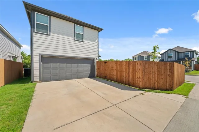 $2,300 | 5672 Shore Point Trail, Fort Worth, TX 76119