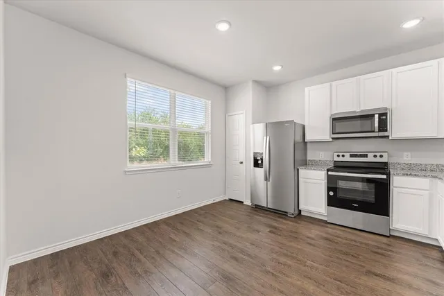 $2,300 | 5672 Shore Point Trail, Fort Worth, TX 76119