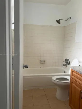 $1,500 | 1522 Northeast 34th Court, Unit 2, Oakland Park, FL 33334