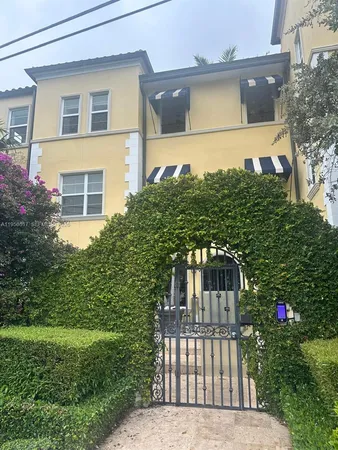 $2,600 | 4812 Pine Tree Drive, Unit 105, Miami Beach, FL 33140