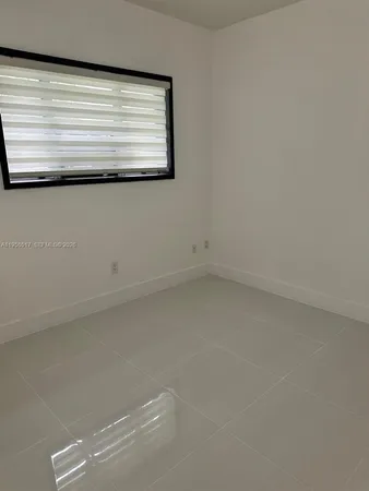 $2,600 | 4812 Pine Tree Drive, Unit 105, Miami Beach, FL 33140
