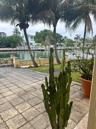 $2,600 | 4812 Pine Tree Drive, Unit 105, Miami Beach, FL 33140