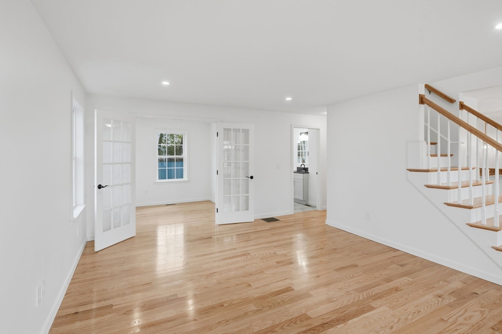 38 Colonial Road Webster, MA 01570 - Photo 12 of 41