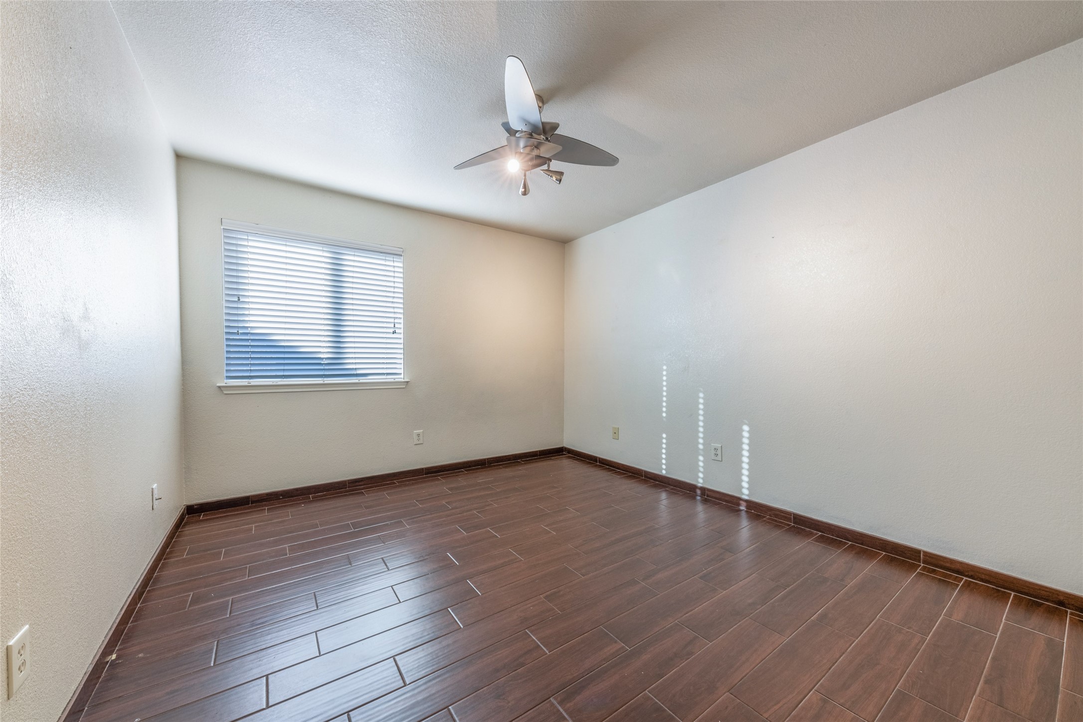 207 Baldwin Street Hutto, TX 78634 - Photo 7 of 19
