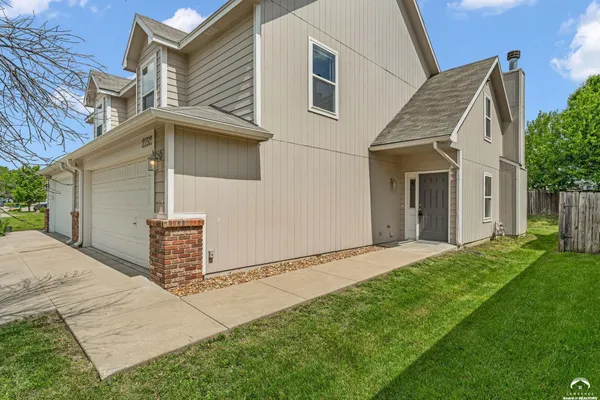 $250,000 | 2752 Grand Circle, Lawrence, KS 66047