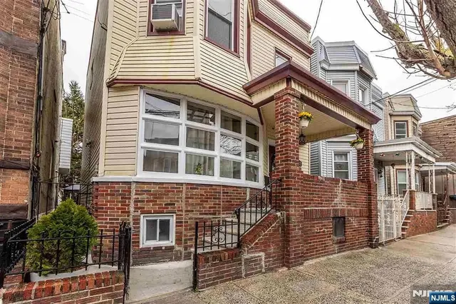 $3,500 | 6013 Buchanan Place, West New York, NJ 07093